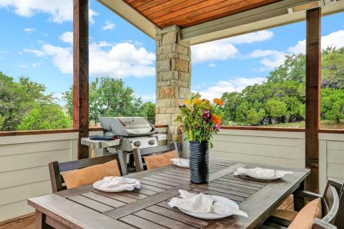 Erkély/terasz, Luxury Lakeview Home w/ Pool & Beach Access! - Not Active in Point Venture (TX)