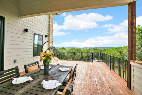 Erkély/terasz, Luxury Lakeview Home w/ Pool & Beach Access! - Not Active in Point Venture (TX)