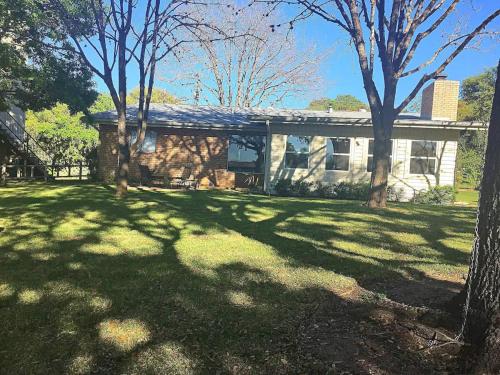 A szálláshely kívülről, Lazy Cove Waterfront Getaway on Lake LBJ! in Kingsland (TX)