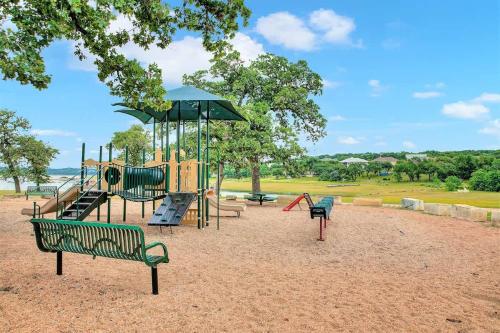 Létesítmények, Luxury Lakeview Home w/ Pool & Beach Access! - Not Active in Point Venture (TX)