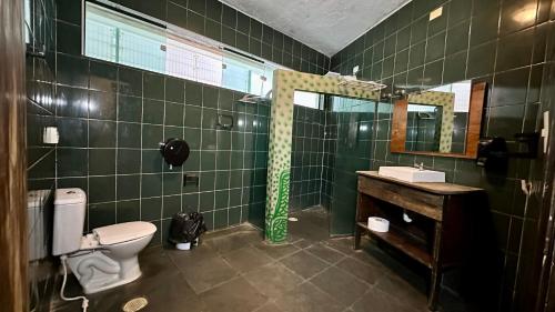 Kamar Mandi, Curvao Surf House in Guaruja