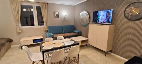 "Route 62" Airport Modlin