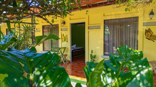 Cabinas Bahia Uvita - Marino Ballena National Park Lodge in อูบิตา