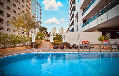 Luxury Retreat :Your High-Floor Haven in Marina