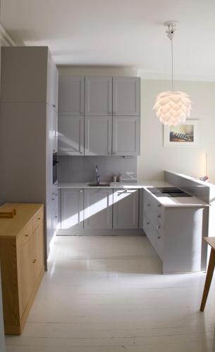 Modern 1BR apartment in idyllic Ullanlinna, Helsinki (photo 6)