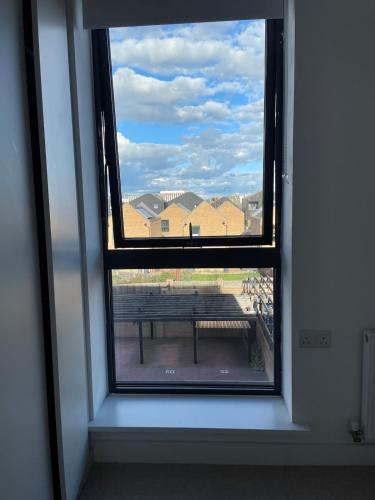 Modern two-bedroom flat near Cambridge University Biomedical Campus in Trumpington