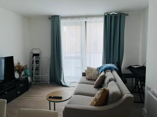 Modern two-bedroom flat near Cambridge University Biomedical Campus in Trumpington