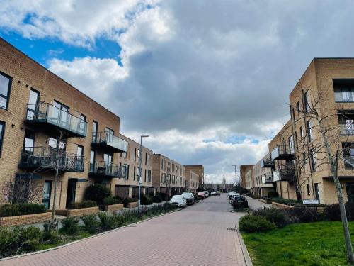 Modern two-bedroom flat near Cambridge University Biomedical Campus in Trumpington