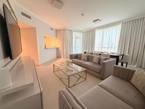 Beachfront Luxury 2BR Apartment at The Walk next to The Address Hotel JBR - ModernLux, Dubaï
