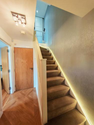 Riverside Retreat Leeds City Location Modern Townhouse & Free Parking, Leeds (Foto 2)