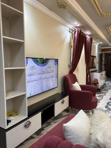 الفريده شقة فندقية in Senoures