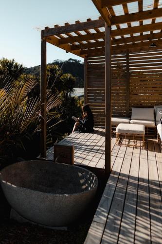 Hahei Tiny Home - Outdoor Bath