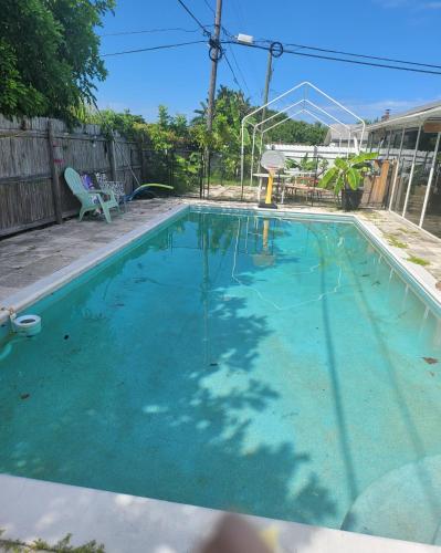 PalmBeachLake&PoolFrom69dollarsForPersonDayly
