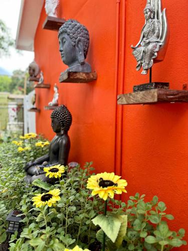 Flora's Garden Apartment/Studio image