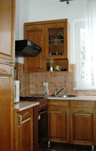 廚房, Șoaptele pădurii & Căsuța din pădure (Soaptele padurii & Casuta din padure) in 蘇切維察