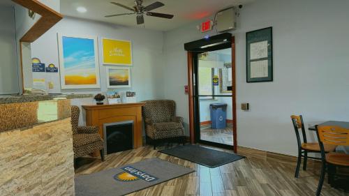 Entrance, Days Inn by Wyndham Mankato in Mankato (MN)