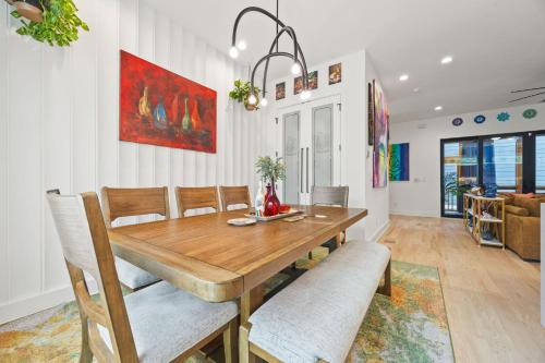 FIFA Atlanta Luxury Stay -3 Miles to Downtown with Hot Tub - GameRoom - Sleeps 10 in Edgewood
