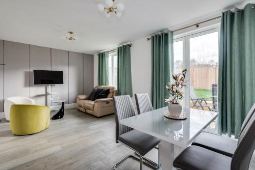 Stylish 4-br House With 3 Ensuite & Free Parking - 牛津