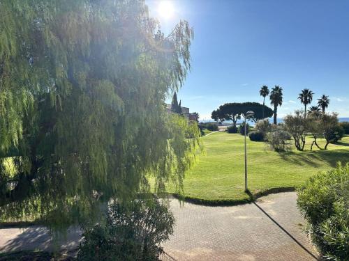 Studio cabine pour 4 à La Londe-les-Maures avec parking privé - FR-1-826-22 - Location saisonnière - La Londe-les-Maures