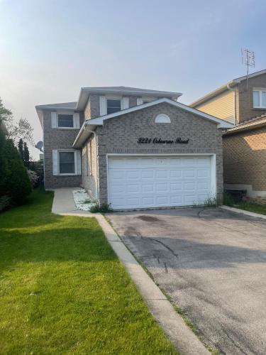 Perfect Friends & Family Getaway - Spacious 3BR with Backyard
