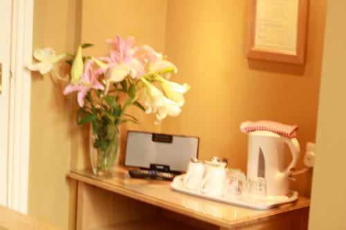 Brentwood Guest House - image 4