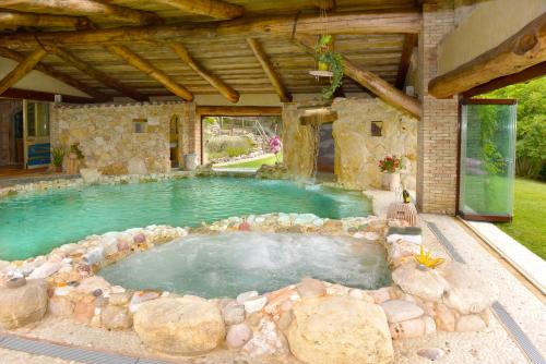 Luxury villa Colle dell'Asinello ,proprietari ,Price villa In esclusiva ed all inclusive area SPA h24 , Pool Heating 31 C , near ORVIETO