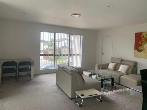 المنظر الخارجي, 48 Chands in Flat Bush