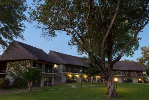 Azambezi River Lodge