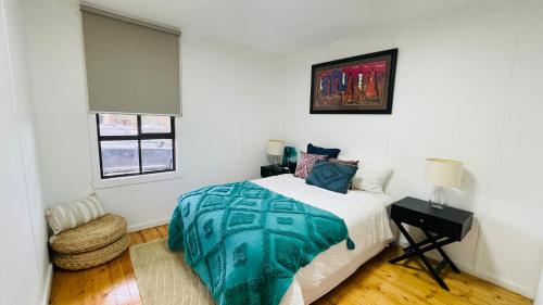 House in Sunshine close to city in Sunshine