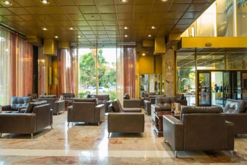 酒吧/Lounge Bar, Rainbow Towers Hotel & Conference Centre in 哈拉雷