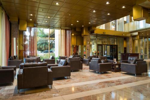 共用Lounge/電視區, Rainbow Towers Hotel & Conference Centre in 哈拉雷