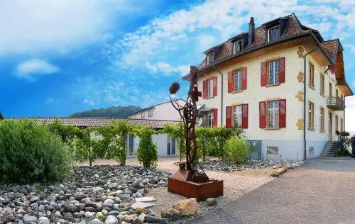 Hotel de la Gare in Sugiez, Schweiz