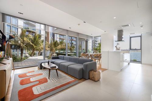 2 Bedroom Bluewaters Retreat with Office and Pool Views, Dubai