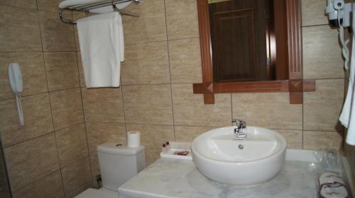 Elit Palas Hotel - image 2
