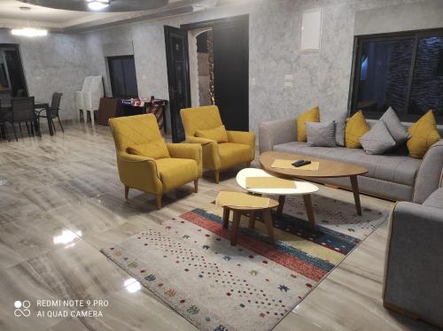 Chalet Wayne near Queen Alia International Airport
