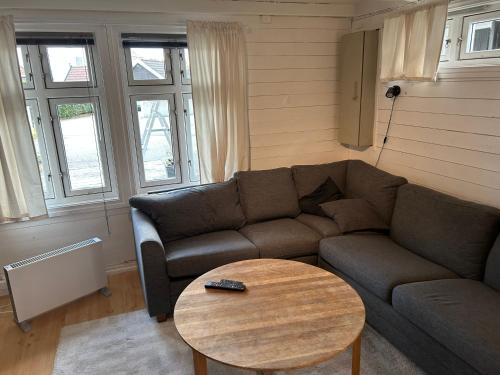 Leilighet i egen bygning in Dvergsnes