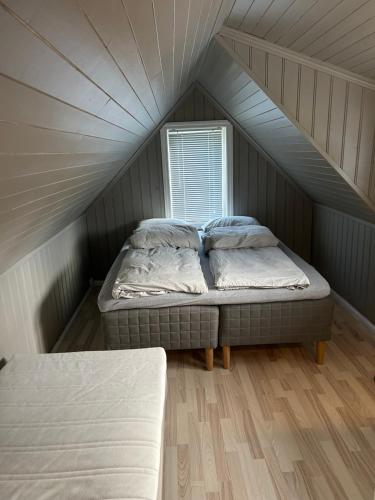 Leilighet i egen bygning in Dvergsnes