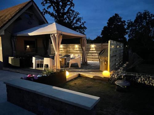 La Tiny house eau caillou gîte à louer La Follée