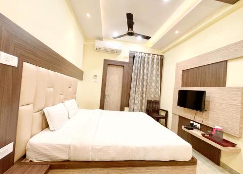 V - NEW HOTEL - ND & P PREMIUM - The Point of Kashi - Near Kashi Vishwanath Temple !! - Free Wi-Fi and Parking Facilities # Fully Air Conditioned Hotel - Best Hotel In Varanasi, Rāmnagar (foto 7)