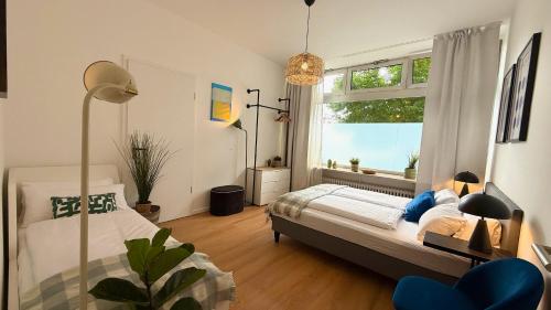 BeckHomes Munich- Large 210 sqm Central Apartment- 7 BR, 6Baths, 3 Kitchens, Up to 18 Guests, München (Foto 10)