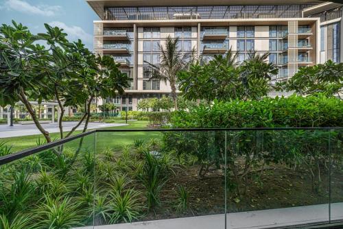 Garden, Luxury 2 Bedroom Apartment with Maids Room and Large Terrace in Bluewaters Island