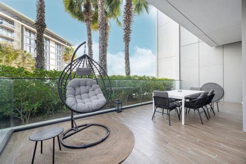 View, Luxury 2 Bedroom Apartment with Maids Room and Large Terrace in Bluewaters Island
