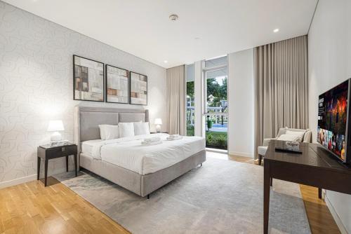 Luxury 2 Bedroom Apartment with Maids Room and Large Terrace in Bluewaters Island