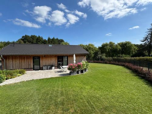Ferienhaus Auszeit mit Sauna in Schwarz
