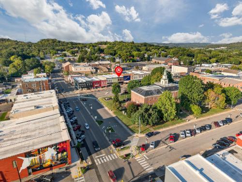 Exterior view, The Lofts Fayetteville, TN in Fayetteville (TN)