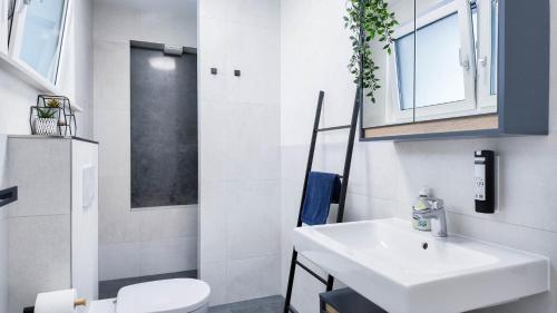 ALFA Stuttgart Doppelzimmer Teeküche Porsche Bosch l Gemeinschaftsbad WIFI SmartTV l Terrasse l Double room with kitchenette and shared bathroom l Terrace BS21A4, Štutgart (fotografie 7)
