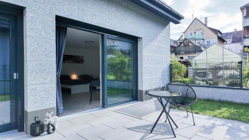 ALFA Stuttgart Doppelzimmer Teeküche Porsche Bosch l Gemeinschaftsbad WIFI SmartTV l Terrasse l Double room with kitchenette and shared bathroom l Terrace BS21A4, Štutgart (fotografie 4)