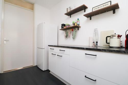 Spacious apartment in the heart of the city center with parking space, Breda (zdjęcie 6)