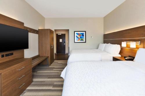 Holiday Inn Express & Suites - Milan - Sandusky Area, an IHG Hotel in Milan, USA
