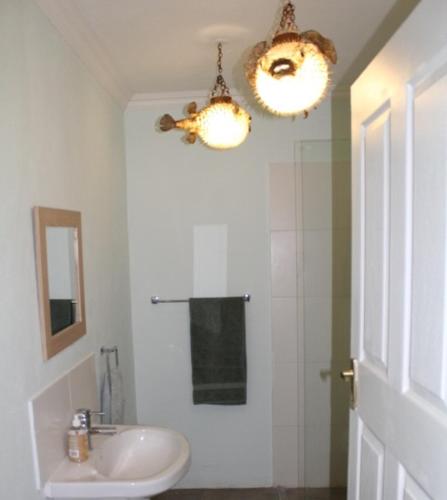 Bany, Woburn Guest House in Lanseria